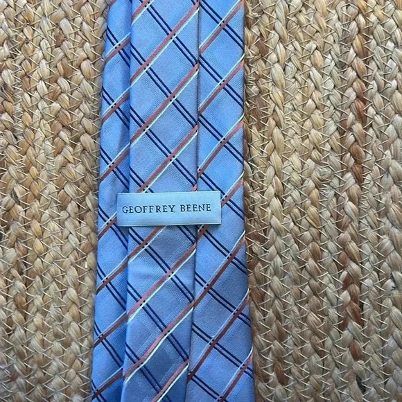 Geoffrey Bean 100% Silk Tie 58 inches in length - Picture 3 of 3